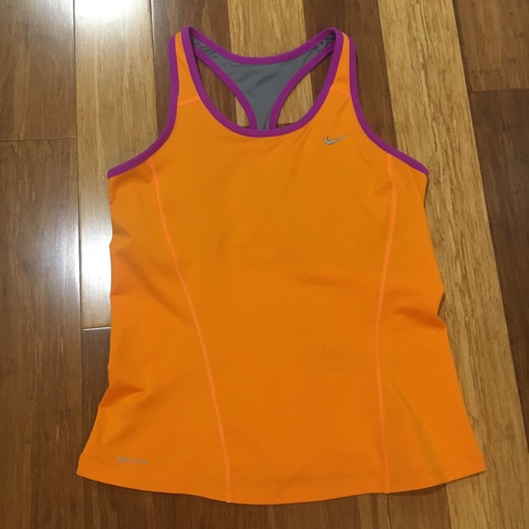 nike tank top with shelf bra